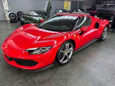 Gebraucht Ferrari 296 829 PS (609 kW) 2024 Rot Coupé