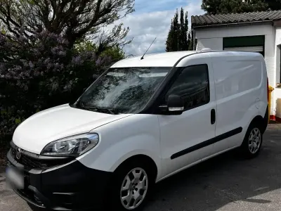 Gebraucht Fiat Doblò 75 PS (55 kW) 2018 Weiß Van / Kleinbus