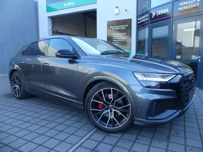 Gebraucht Audi Q8 S-Line 286 PS (210 kW) 2023 Grau SUV