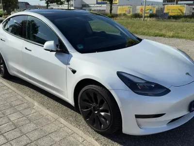 Gebraucht Tesla Model 3 Standard Range Plus 239 kW (325 PS) 2021 Weiß Limousine