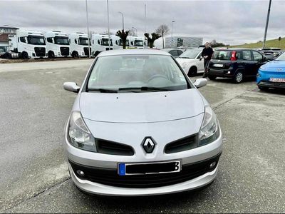 Gebraucht Renault Clio II 75 PS (55 kW) 2005 Silber Kleinwagen
