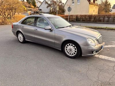 Gebraucht Mercedes E320 Elegance 224 PS (164 kW) 2009 Grau Limousine