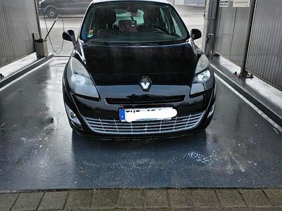Schwarz Gebraucht 2011 Renault Grand Scénic III Van / Kleinbus | 4.600 € (Etwas zu teuer)