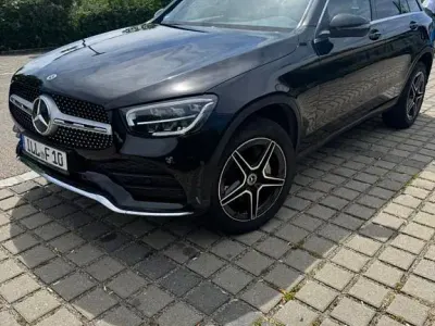 Gebraucht Mercedes GLC300e AMG line 320 PS (235 kW) 2021 Schwarz SUV