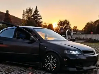 Gebraucht Opel Astra 84 PS (61 kW) 2002 Schwarz Coupé