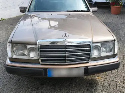 Gebraucht Mercedes E230 132 PS (97 kW) 1992 Braun Limousine