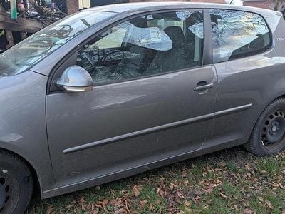 Usata VW Golf V 104 CV (76 kW) 2007 Grigio Utilitaria