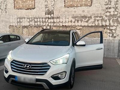 Hyundai Grand Santa Fe