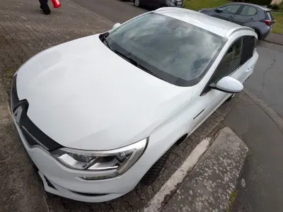 Używany Renault Mégane Intens 110 KM (80 kW) 2018 Biały Sedan/Limuzyna