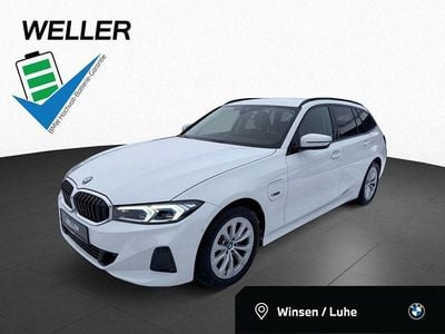 Gebraucht BMW 330e Shadowline 292 PS (214 kW) 2022 Alpinweiss iii (weiß) Kombi