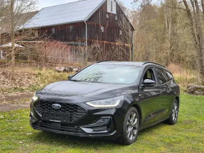 Gebraucht Ford Focus ST-Line X 125 PS (91 kW) 2023 Schwarz Kombi