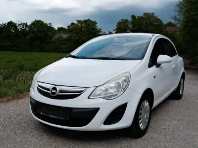 Gebraucht Opel Corsa Edition 70 PS (51 kW) 2012 Weiß Kleinwagen