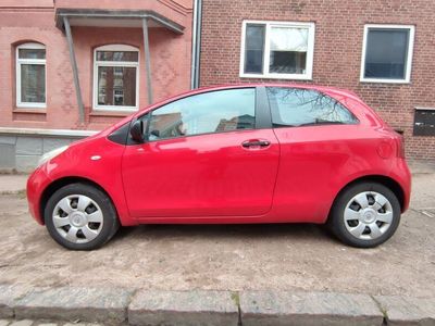 gebraucht Toyota Yaris 1,0-l-VVT-i Sol Sol