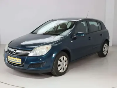 Usata Opel Astra Edition 90 CV (66 kW) 2008 Verde Berlina