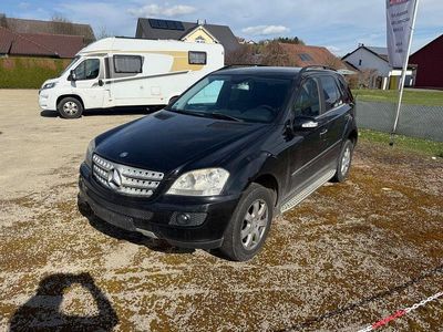 Usata Mercedes ML320 224 CV (164 kW) 2006 Nero SUV