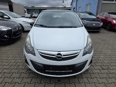 Używany Opel Corsa Color Edition 101 KM (74 kW) 2014 Biały Hatchback