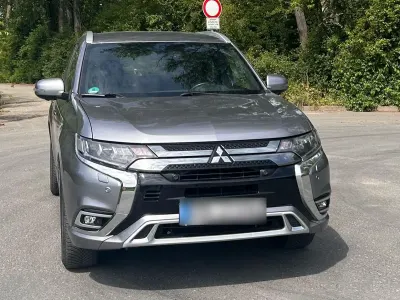 Gebraucht Mitsubishi Outlander P-HEV Plus 224 PS (164 kW) 2019 Grau SUV