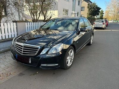 Gebraucht Mercedes E200 Avantgarde 184 PS (135 kW) 2011 Schwarz Limousine