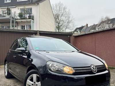 Gebraucht VW Golf VI Team 105 PS (77 kW) 2010 Schwarz Kleinwagen