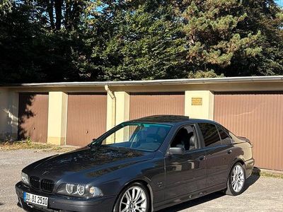 BMW 523