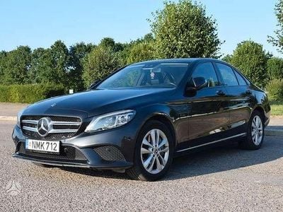 Grau Gebraucht 2020 Mercedes C300e Limousine | 19.500 €