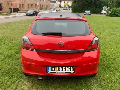 Gebraucht Opel Astra GTC Selection 116 PS (85 kW) 2009 Rot Limousine