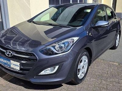 Gebraucht Hyundai i30 Trend 101 PS (74 kW) 2016 Micron grey / met Limousine