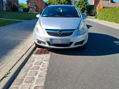 Gebraucht Opel Corsa 80 PS (58 kW) 2008 Silber Kleinwagen