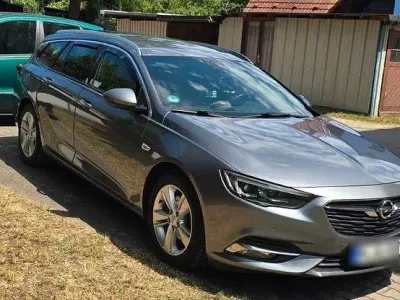 Gebraucht Opel Insignia Ultimate 179 PS (131 kW) 2018 Schwarz Kombi