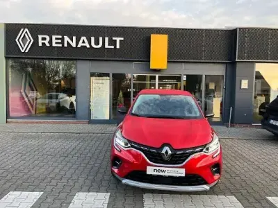 Używany Renault Captur Techno 140 KM (102 kW) 2023 Czerwony SUV