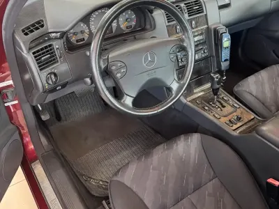 Używany Mercedes E320