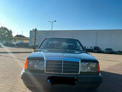 Gebraucht Mercedes 230 132 PS (97 kW) 1991 Schwarz Coupé
