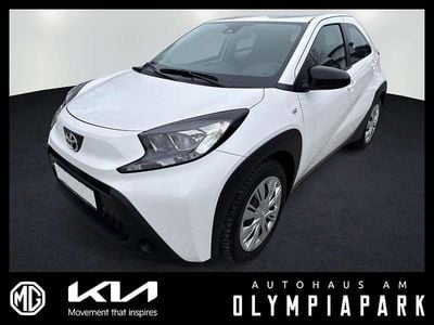 Super white 2 Gebraucht 2023 Toyota Aygo Play Kleinwagen | 14.775 € (Guter Preis)