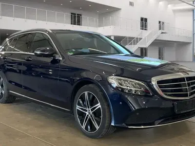 Gebraucht Mercedes C300e Exclusive 306 PS (225 kW) 2020 Blau Limousine