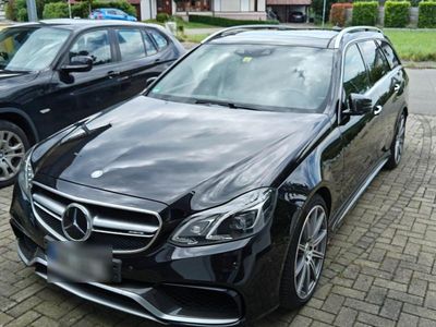 Schwarz Gebraucht 2014 Mercedes E63 AMG AMG Kombi | 41.200 € (Etwas zu teuer)