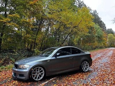 Grau Gebraucht 2010 BMW 123 Coupé Coupé | 12.000 €