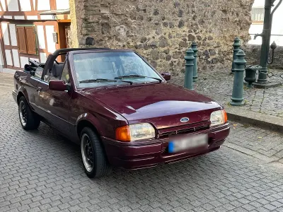 Occasion Ford Escort Cabriolet 69 ch (50 kW) 1984 Violet Cabriolet