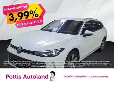 Gebraucht VW Passat Business 204 PS (150 kW) 2025 Pure white Kombi