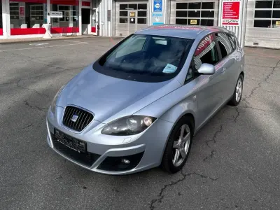 Używany Seat Altea XL 125 KM (91 kW) 2011 Srebrny Minivan