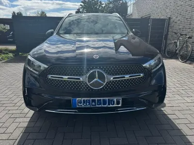 Używany Mercedes GLC300 269 KM (197 kW) 2024 Czarny SUV