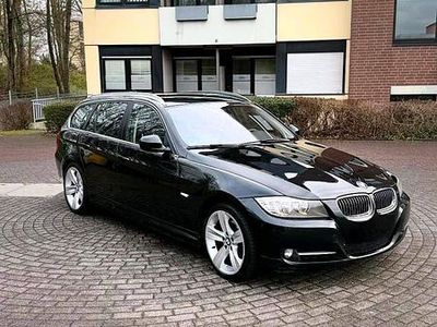 Schwarz Gebraucht 2010 BMW 320 Kombi | 3.850 € (Guter Preis)