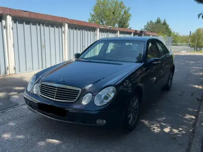 Gebraucht Mercedes E200 122 PS (89 kW) 2004 Blau Limousine