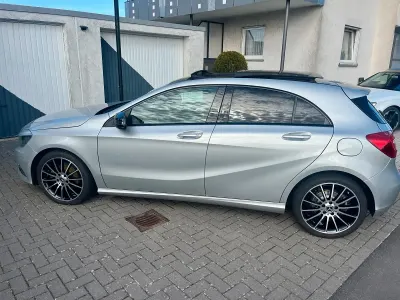 Gebraucht Mercedes A200 156 PS (114 kW) 2013 Silber Kleinwagen