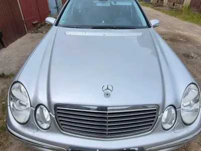 Gebraucht Mercedes E240 177 PS (130 kW) 2005 Silber Kombi