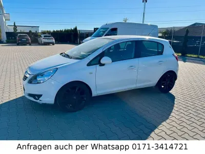 Gebraucht Opel Corsa Color Edition 87 PS (63 kW) 2011 Weiß Kleinwagen