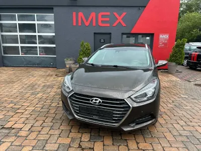 Gebraucht Hyundai i40 Style 141 PS (103 kW) 2016 Braun Kombi