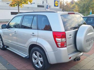 Silber Gebraucht 2012 Suzuki Grand Vitara Comfort SUV | 6.750 € (Etwas zu teuer)