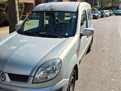 Usado Renault Kangoo Privilege 75 HP (55 kW) 2005 Prateado Monovolume