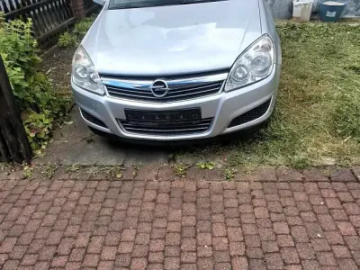 Gebraucht Opel Astra 110 PS (80 kW) 2008 Grau Kombi