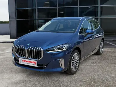 Gebraucht BMW 225 Active Tourer Luxury Line 245 PS (180 kW) 2025 Blau Van / Kleinbus